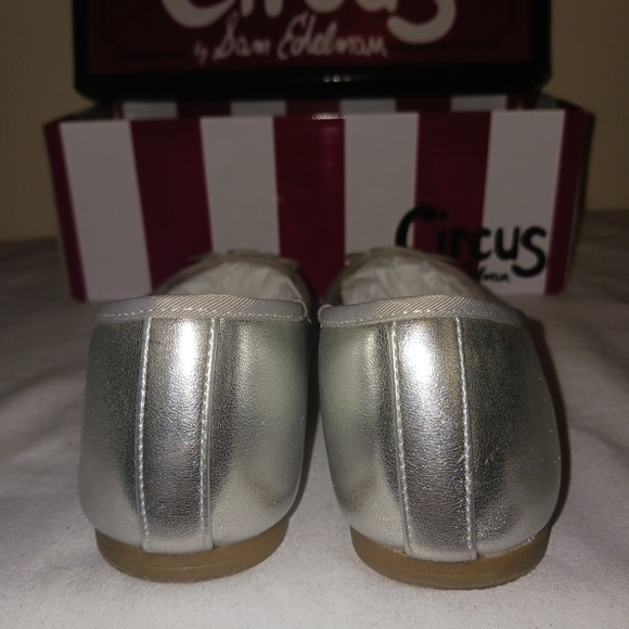 Circus by Sam Edelman Wonderlast Silver Flower Ballet Flats Women's Size 6.5 - Picture 4 of 6